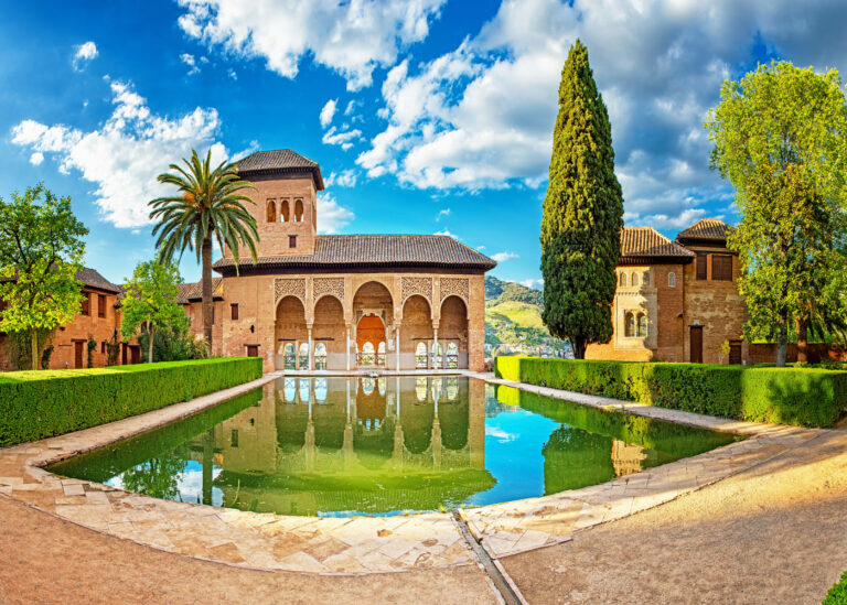 La Alhambra de Granada: secretos y consejos para una visita inolvidable ...