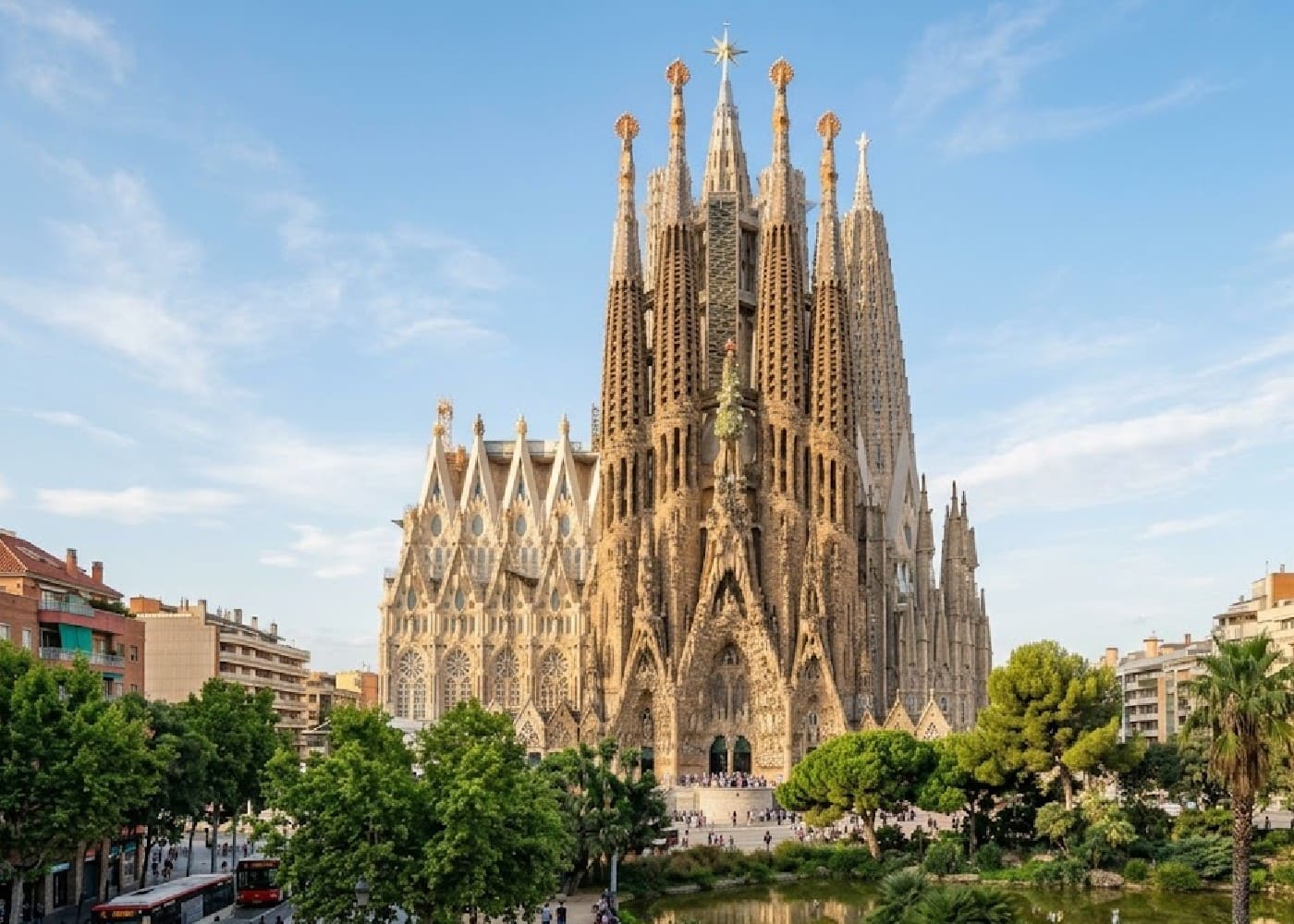 10 monumentos históricos de España que debes visitar al menos una vez
