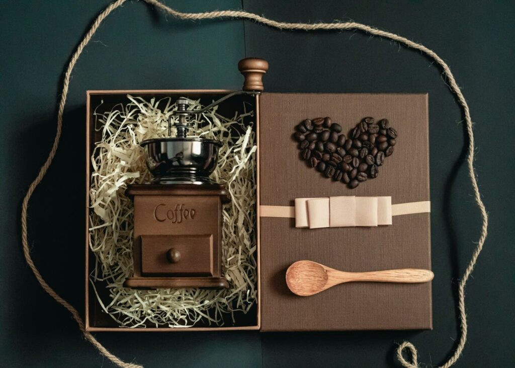 cofre-de-regalo-de-cafe-con-granos-y-accesorios