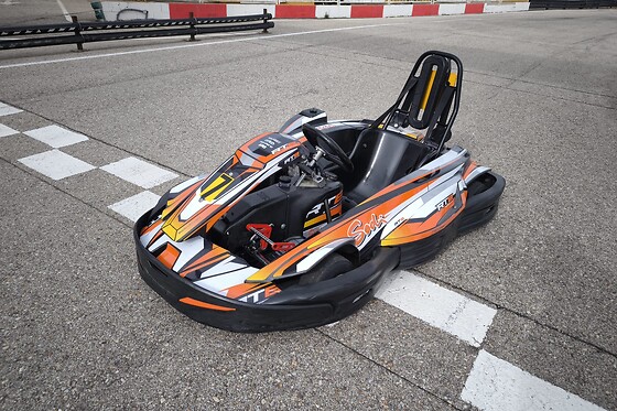 Una tanda en Kart adulto para 2 en Karting Cabanillas en Cabanillas del campo (Guadalajara)