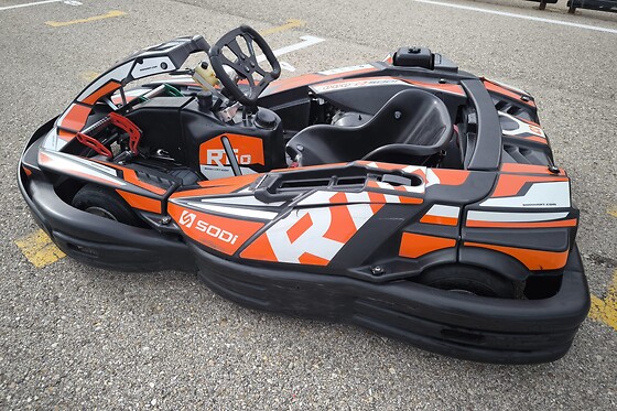 Una tanda en Kart adulto para 2 en Karting Cabanillas en Cabanillas del campo (Guadalajara)