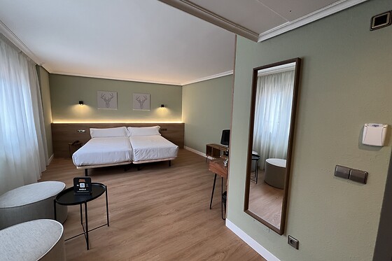 YOMO IMPERIAL HOTEL - photo 5