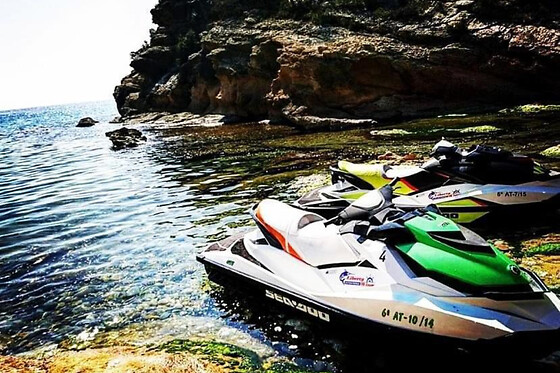 Un tour en jet ski para 1 en Liberty Wings Watersports en Calafat (Tarragona)