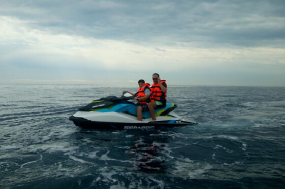 Un tour en jet ski para 1 en Liberty Wings Watersports en Calafat (Tarragona)