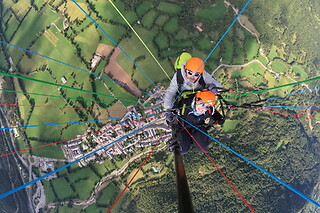 Un vuelo en parapente para 1 en Speedriding en Castejón de Sos (Huesca)