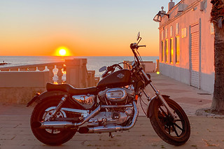 Una ruta en Harley por los pueblos Blancos o Costa de la Luz para 2 en Cádiz en Harley en Chiclana de la Frontera (Cádiz)