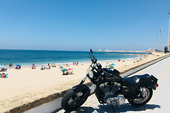 Una ruta en Harley por los pueblos Blancos o Costa de la Luz para 2 en Cádiz en Harley en Chiclana de la Frontera (Cádiz)