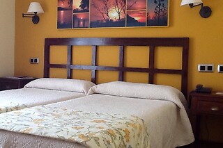 Una noche con experiencia bienestar para 2 en Hotel Bufón de Arenillas*** en Llanes (Asturias)