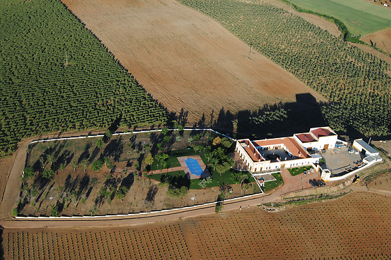 Una noche con experiencia enológica para 2 en Hotel Bodega El Moral **** en Ribera del Fresno (Badajoz)