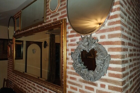 Una noche con espectáculo y cena para 2 en La casa del Miedo en San Martín de Montalbán (Toledo)