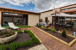 Cata de 4 vinos con aperitivo para 2 en El Jaraiz de Don Marciano en Villaverde de Medina (Valladolid)