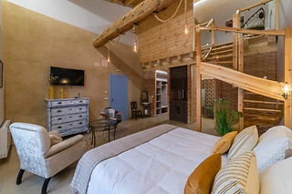 Una noche en suite con desayuno y cata de vinos con aperitivo para 2 en El Jaraiz de Don Marciano en Villaverde de Medina (Valladolid)