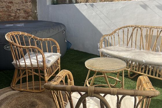 Una noche en apartamento con desayuno para 2 en El Retiro en Llombai (Valencia)
