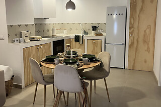 Una noche en apartamento con desayuno para 2 en El Retiro en Llombai (Valencia)