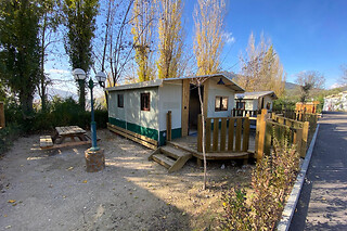 Una noche en bungalow para 2 en Camping Valdeluna en Valdepeñas de Jaén (Jaén)