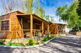 Una noche en bungalow para 2 en Camping Valdeluna en Valdepeñas de Jaén (Jaén)