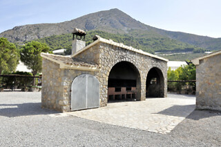 Una noche con desayuno en bungalow superior para 2 en Camping Fonts de Algar en Callosa d´en Sarrià