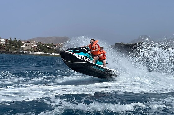 Alquiler de jet ski para 1 en Flash Jet Ski en Las Galletas (Santa Cruz de Tenerife)