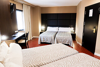 Dos noches con desayunos para 3 en Hotel Benetússer**** en Benetússer (Valencia)