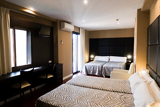 Dos noches con desayunos para 3 en Hotel Benetússer**** en Benetússer (Valencia)