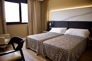Dos noches con desayunos para 3 en Hotel Benetússer**** en Benetússer (Valencia)
