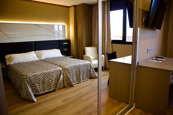 Dos noches con desayunos para 3 en Hotel Benetússer**** en Benetússer (Valencia)