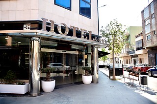 Dos noches con desayunos para 3 en Hotel Benetússer**** en Benetússer (Valencia)