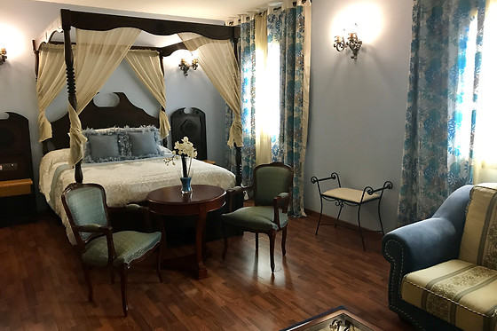 Dos noches con desayunos para 2 adultos y 1 niño en Hotel Castillo Bonavía*** en Pedrola (Zaragoza)