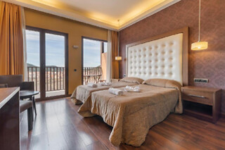 Dos noches con desayunos para 2 en Hotel Fuente del Miro en Valderrobres (Teruel)