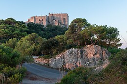 SANT SALVADOR HOSTATGERIA