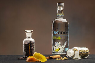 Envío a domicilio Pack Dry Essence Premium GIN & Orujo para 2 en Aguardientes Cervato en Villardeciervos (Zamora)