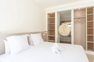Una noche en apartamento con bañera hidromasaje para 2 en Apartamentos Velázquez**** en Alicante