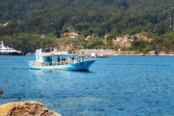 Un paseo en barco por la ría de Aldán ruta 
