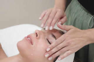 Una sesión de presoterapia y una manicura para 1 en Mimosa Beauty Salon Centro en Alicante