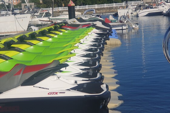 Una ruta turística en moto de agua para 4 en Vilajet en Vilagarcía de Arousa (Pontevedra)