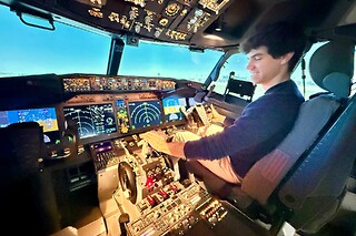 Una experiencia de simulación de vuelo en BOEING 737 para 1 a 2 personas en BAA Training Spain en Gavà (Barcelona)