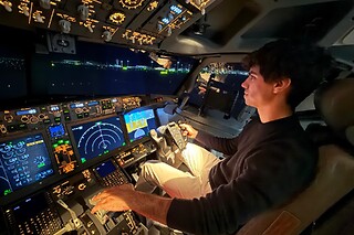 Una experiencia de simulación de vuelo en BOEING 737 para 1 a 2 personas en BAA Training Spain en Gavà (Barcelona)