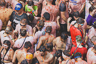 Dos noches en cabaña climatizada con actividad multiaventura y entradas a la Tomatina para 2 en La Tomatina de Buñol - Campamento La Serrana en Buñol (Valencia)
