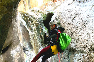 Un actividad de barranquismo para 3 con Mallorca Mountains en Manacor (Islas Baleares)