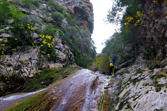 Un actividad de barranquismo para 3 con Mallorca Mountains en Manacor (Islas Baleares)