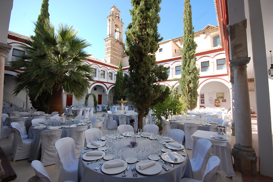 Una noche con desayuno para 2 en Hotel Hospedería San Francisco** en Priego de Córdoba (Córdoba)