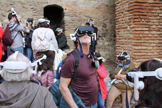 Una visita guiada con realidad virtual por la Alcazaba de Málaga para 2 con XR Experiences en Málaga