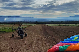 Un vuelo en paramotor para 2 en Tarraco Flying Club en Mora de Ebro (Tarragona)