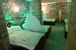 Un acceso a espacio bienestar y masaje para 1 en Beer Spa Cádiz en Cádiz