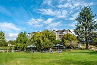 Dos noches con desayuno en habitación doble superior con bañera de hidromasaje para 2 en Hotel Mirador en Lles de Cerdanya (Lérida)