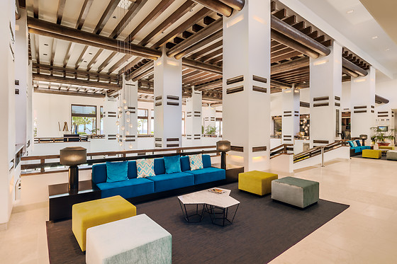 Una noche con cena y experiencia bienestar para 2 en Hotel H10 Estepona Palace**** en Estepona (Málaga)