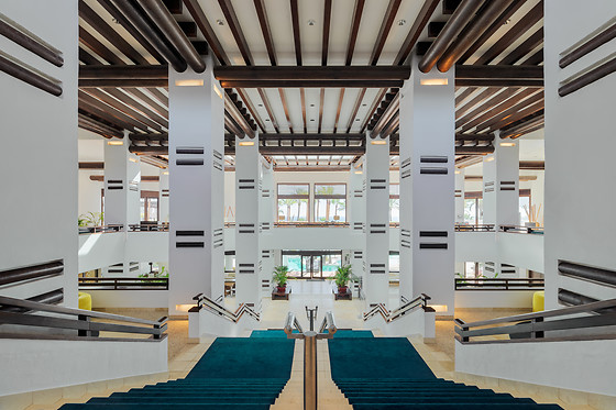 Una noche con cena y experiencia bienestar para 2 en Hotel H10 Estepona Palace**** en Estepona (Málaga)