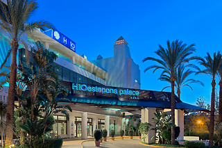 Una noche con cena y experiencia bienestar para 2 en Hotel H10 Estepona Palace**** en Estepona (Málaga)