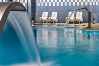 Una noche con cena y experiencia bienestar para 2 en Hotel H10 Estepona Palace**** en Estepona (Málaga)