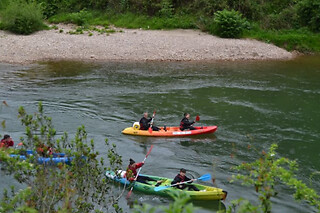 Un descenso del Sella en canoa para 2 adultos y un niño con Kayak Aventura en Las Rozas (Asturias)